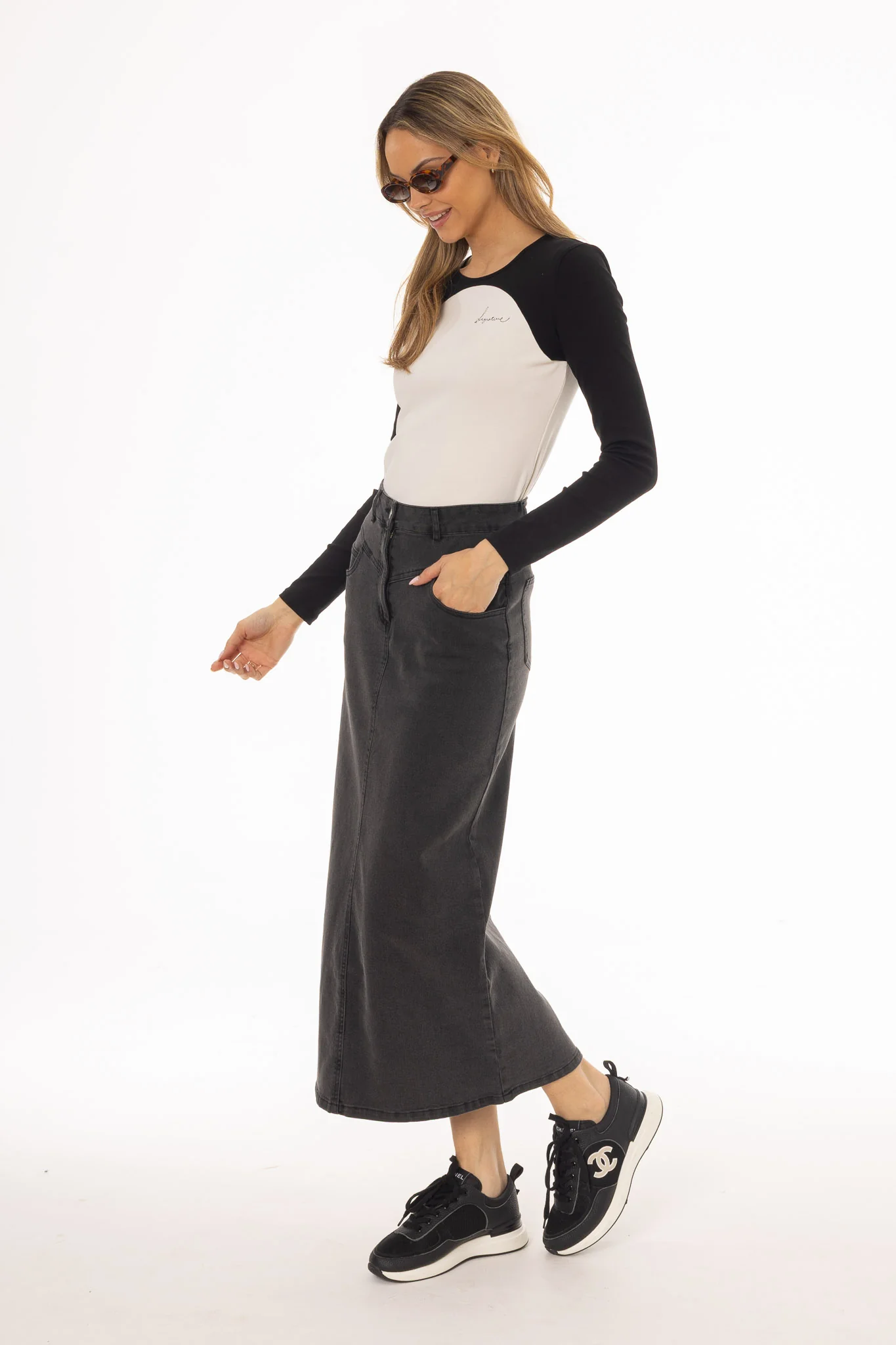 Black Coin Pocket Denim Maxi Skirt - Image 3
