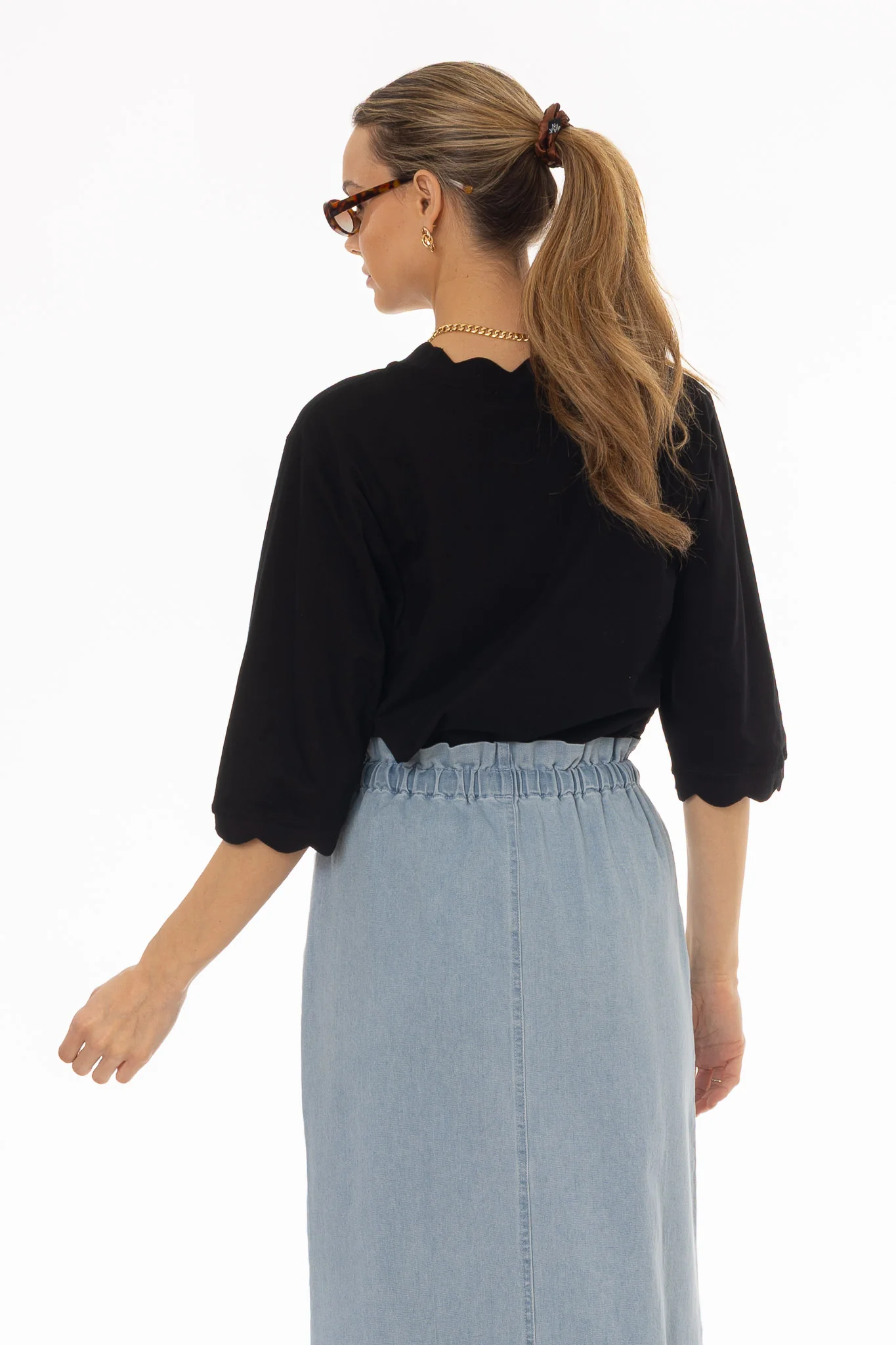 Black Contrast Hem Dolman T-Shirt - Image 3
