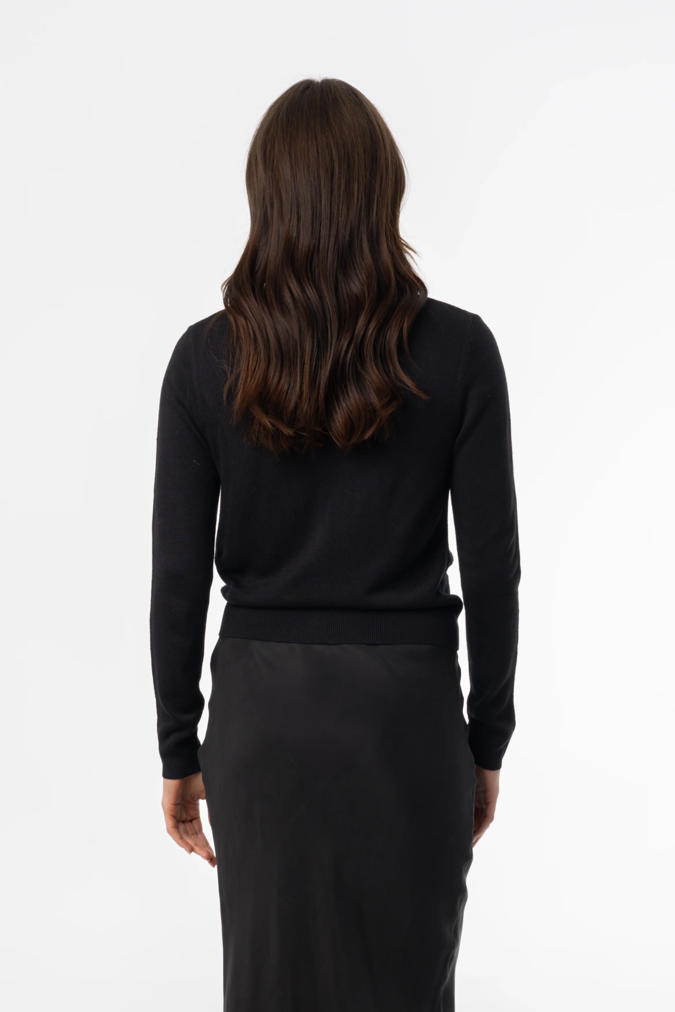 Black Fine Knit Round Neck Cardi - Image 3