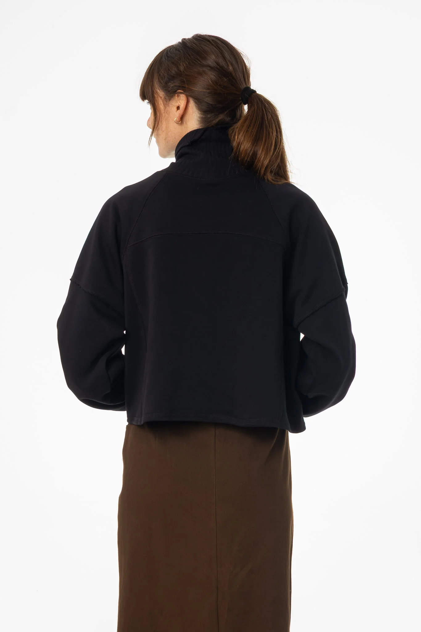 Black Ribbed Turtleneck Sweatshirt - Image 5