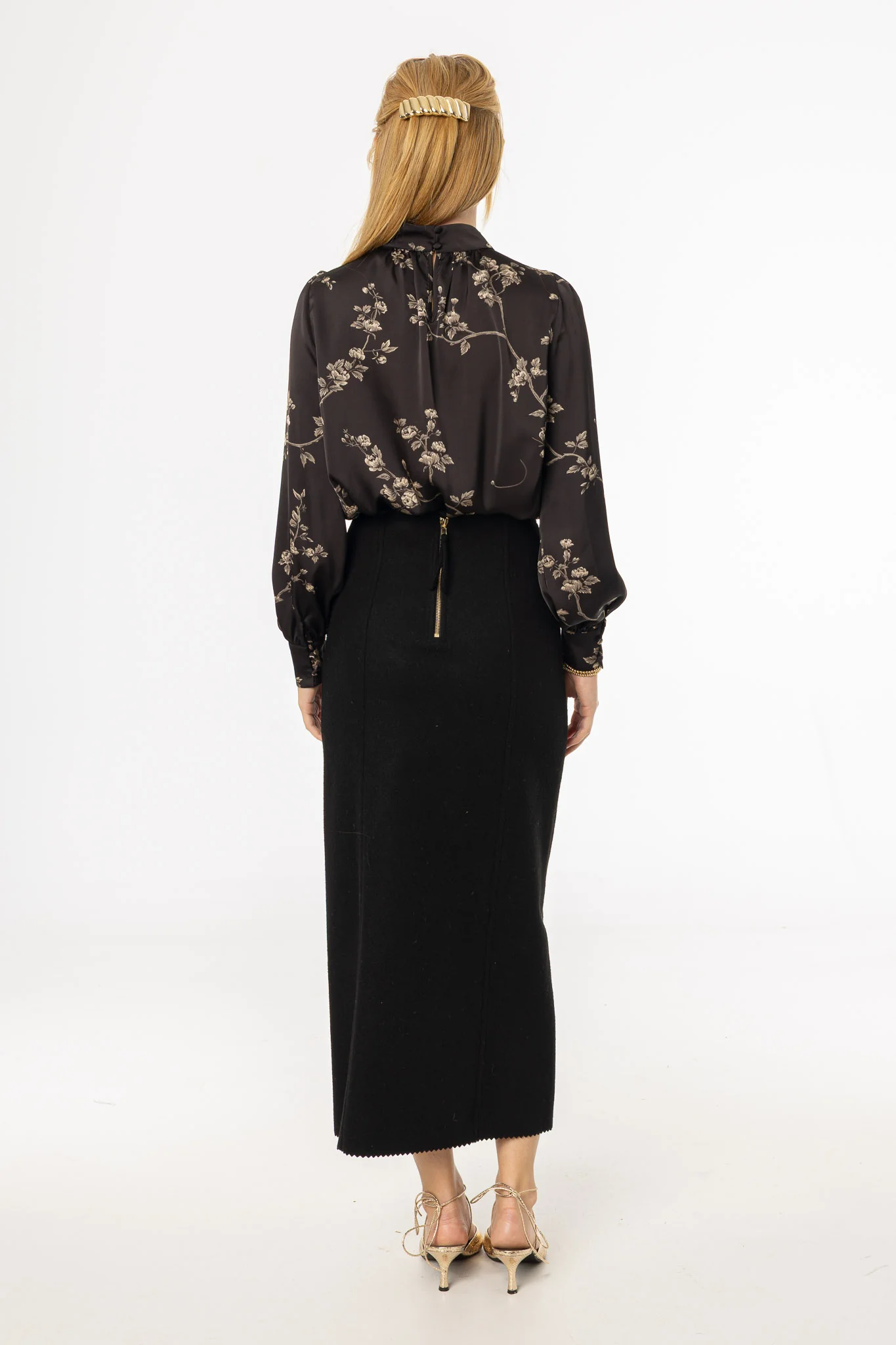 Black Scalloped Edge Maxi Skirt - Image 4