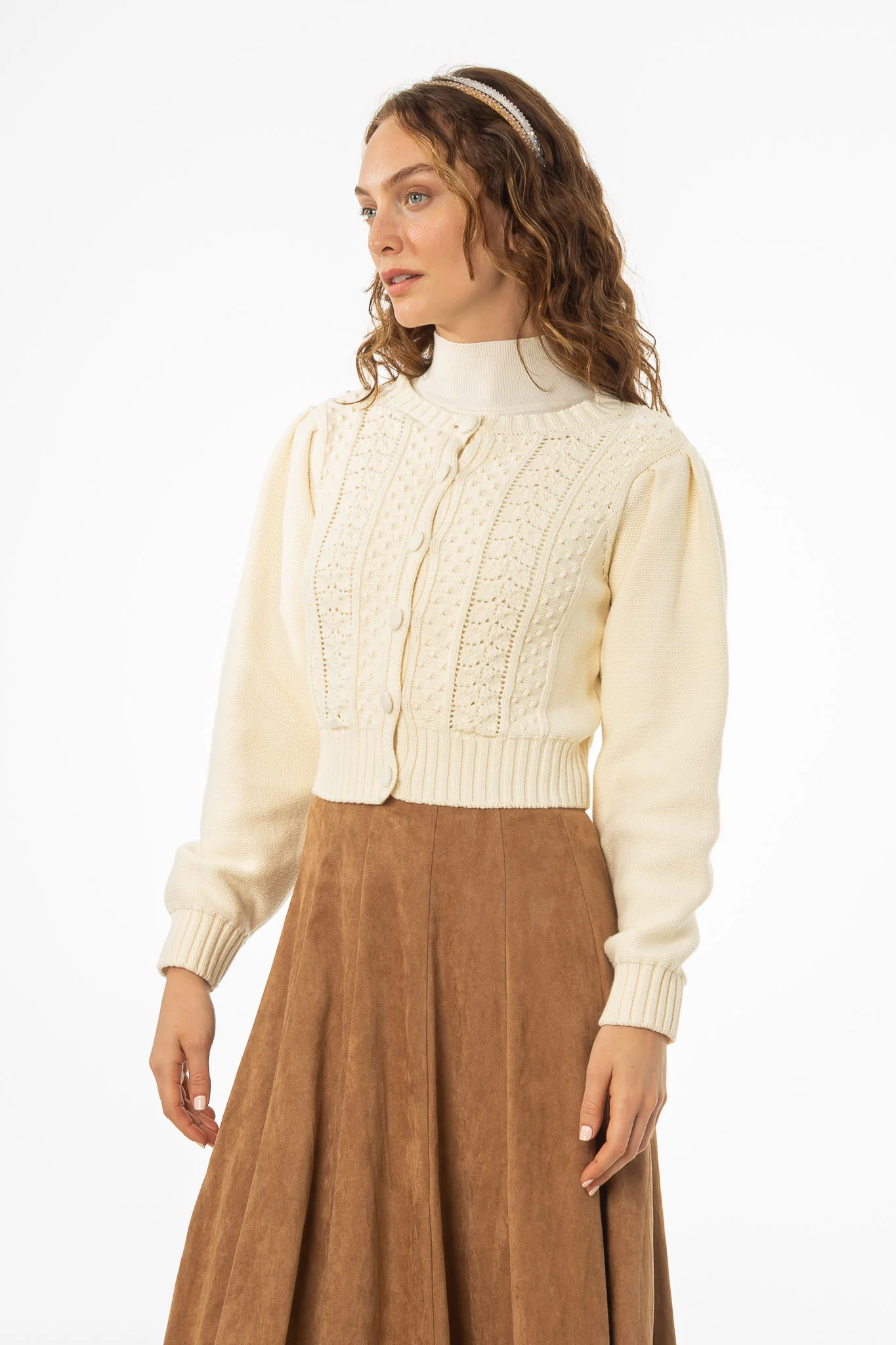Cream Cropped Crochet Cardigan - Image 3